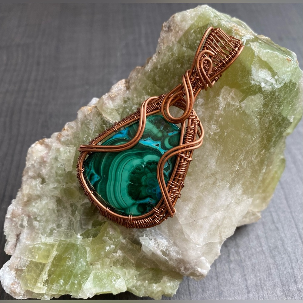 NWOT Genuine Malachite in Chrysocolla Gemstone, Copper Wire Wrap Pendant - Picture 14 of 16